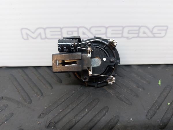 Columna de sonido KIA Ceed SW (ED) Imagem-1