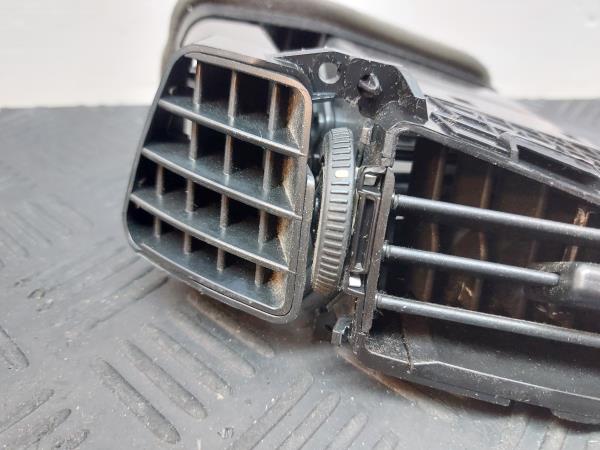 Difusor / salida de aire KIA Ceed SW (ED) Imagem-2