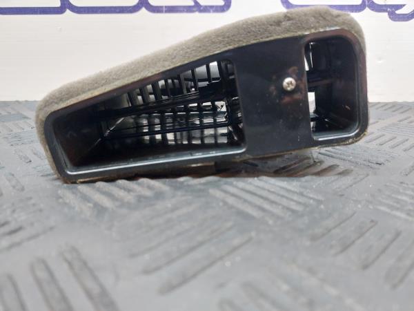 Difusor / salida de aire KIA Ceed SW (ED) Imagem-4