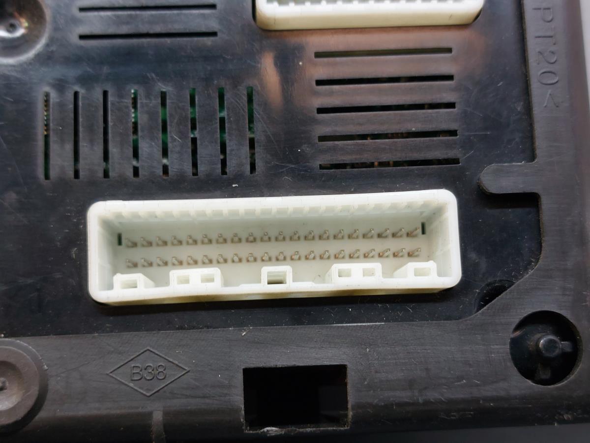 Boîte de fusibles / SAM / BSI RENAULT Clio III (BR0/1, CR0/1) Imagem-1