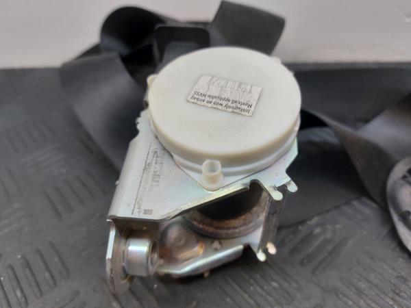 Left front seatbelt pretensioner BMW 1 (E87) Imagem-1