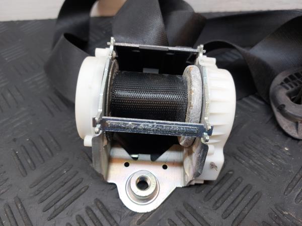 Left front seatbelt pretensioner BMW 1 (E87) Imagem-2