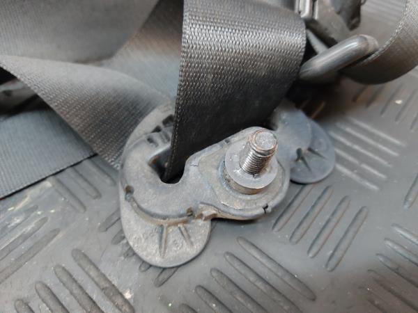 Left front seatbelt pretensioner BMW 1 (E87) Imagem-5