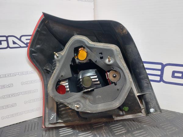 Right Tail light TOYOTA Corolla Hatchback (_E12_) Imagem-3