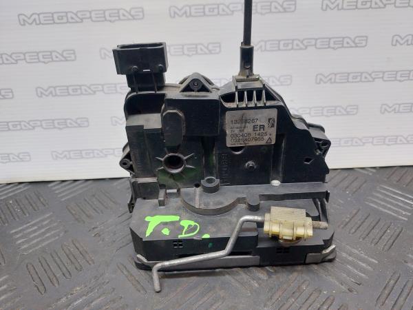 Serratura / chiusura posteriore destra OPEL Corsa D