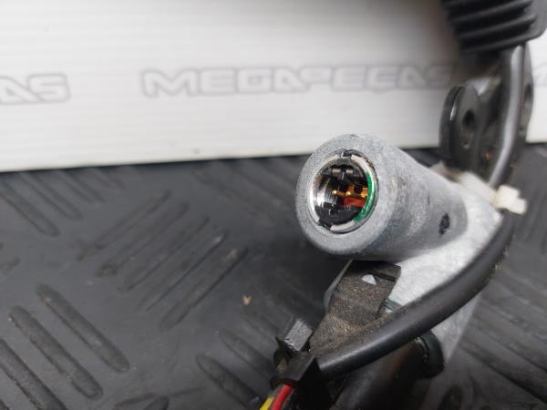 Right front seatbelt pretensioner BMW X5 (E70) Imagem-2