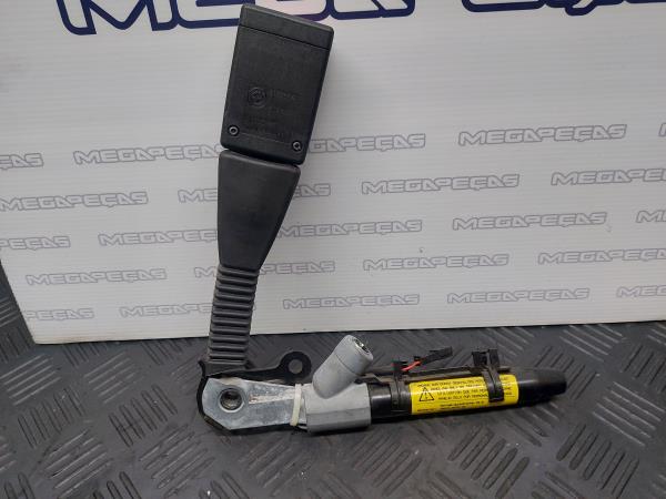 Right front seatbelt pretensioner BMW X5 (E70) Imagem-4