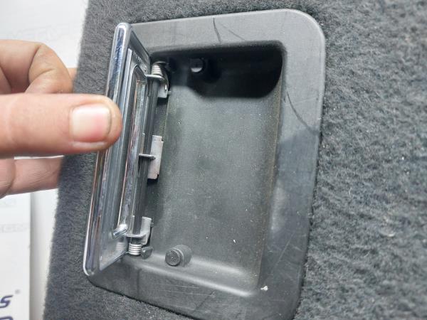 Chapeleira / tampo da mala PORSCHE Cayenne (92A) Imagem-2