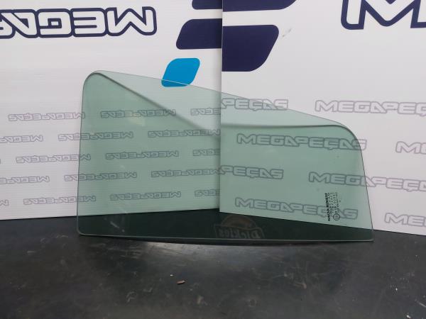 Vidro triangular da porta trás esquerdo DACIA Sandero II (5S_)