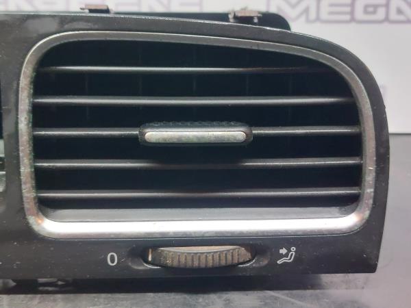 Diffuser / air vent VOLKSWAGEN Golf VI (5K1) Imagem-1