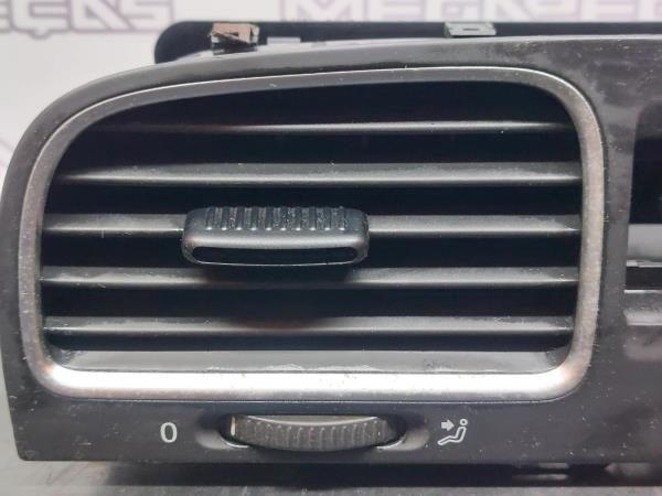 Diffuser / air vent VOLKSWAGEN Golf VI (5K1) Imagem-3