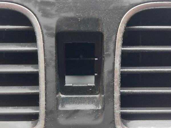 Diffuser / air vent VOLKSWAGEN Golf VI (5K1) Imagem-2