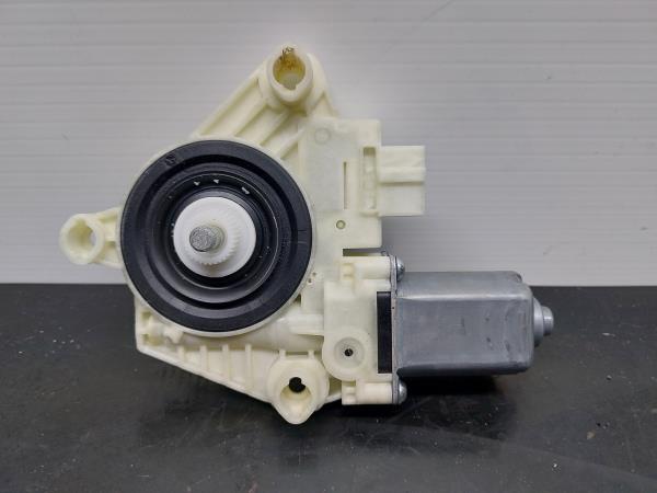 Moteur De Lève-vitre Avant Gauche Mercedes Classe C C205 (2018) - Pièce D'origine A0009066106