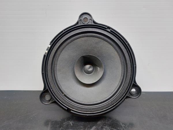 Sound system column / Speakers  NISSAN Micra IV (K13) Imagem-0