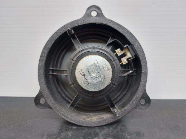 Sound system column / Speakers  NISSAN Micra IV (K13) Imagem-1