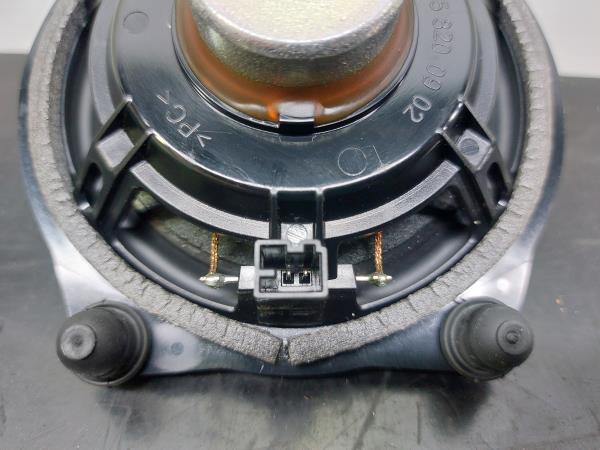Coluna de som MERCEDES-BENZ Classe C (W205) Imagem-2