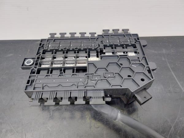 Caixa fusíveis da bateria MERCEDES-BENZ Classe C (W205) Imagem-1