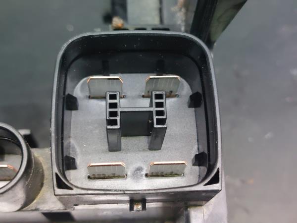 Caixa fusíveis da bateria BMW 1 (F20) Imagem-3