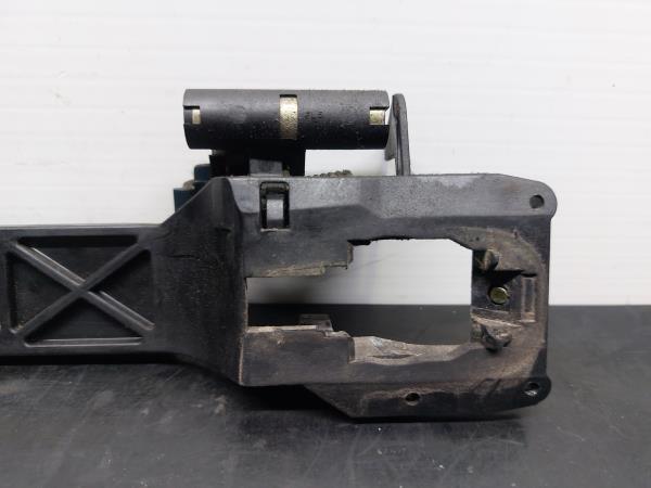 Support poignée porte avant gauche TOYOTA Corolla Hatchback (_E12_) Imagem-1