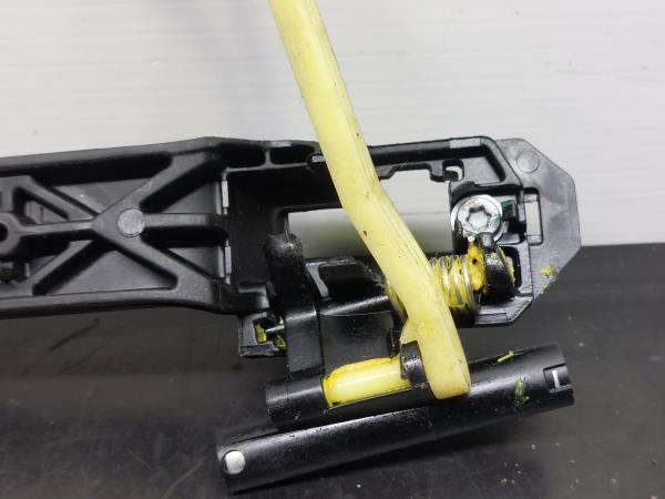 Supporto maniglia porta posteriore sinistra SUZUKI Swift III (MZ, EZ) Imagem-4