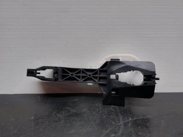 Soporte Manija puerta Delantera Izquierda HYUNDAI i30 (GD)