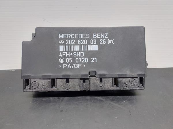 Scatola fusibili / SAM / BSI MERCEDES-BENZ Três volumes (W124) Imagem-0
