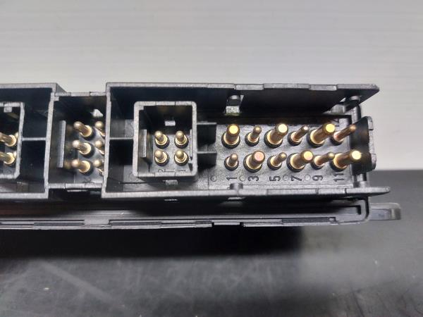 Scatola fusibili / SAM / BSI MERCEDES-BENZ Três volumes (W124) Imagem-3