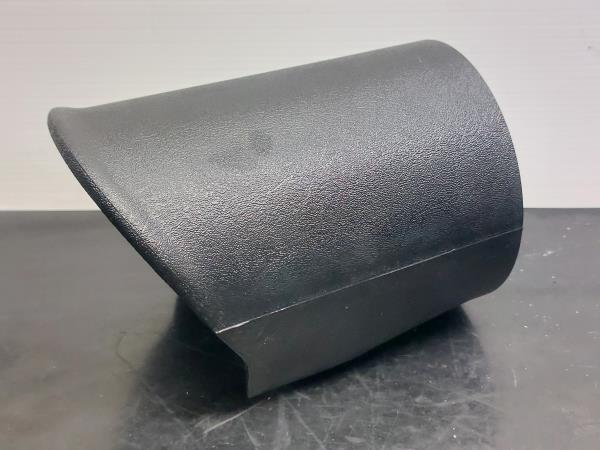 Plástico genérico MERCEDES-BENZ Três volumes (W124)