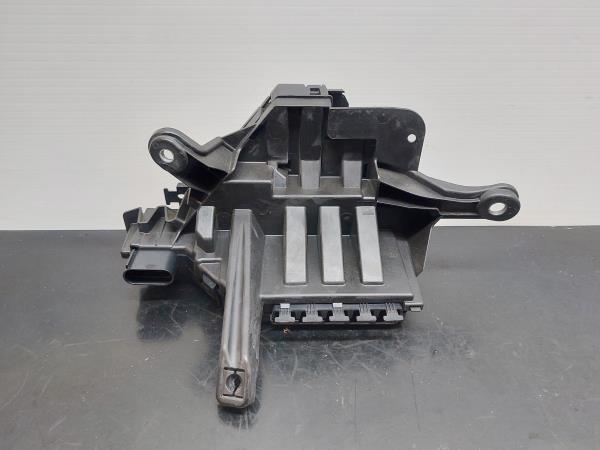 Caixa fusíveis da bateria MERCEDES-BENZ Classe C (W205) Imagem-3