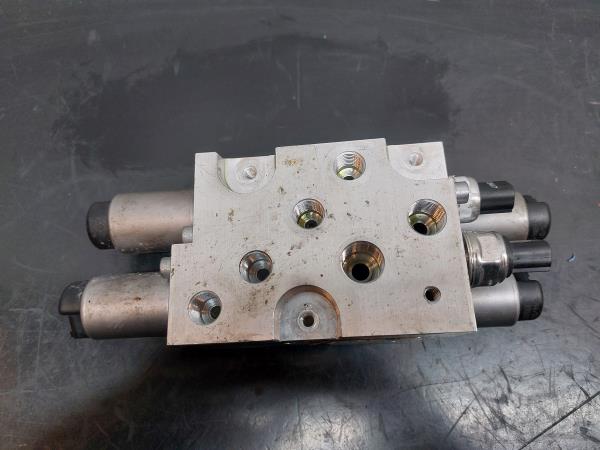 Suspension control module BMW X5 (E70) Imagem-4