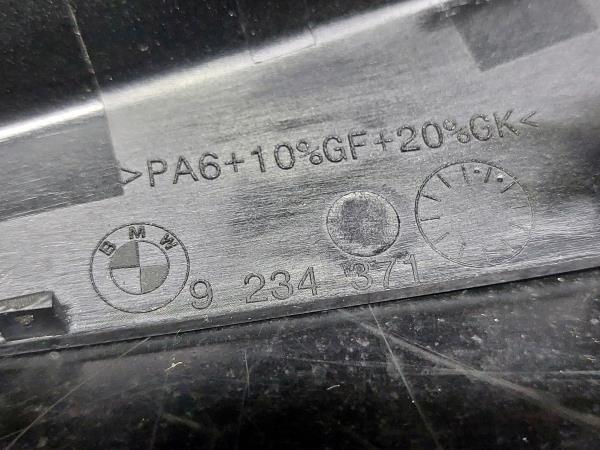 Pièce en plastique générique BMW 1 (F20) Imagem-6