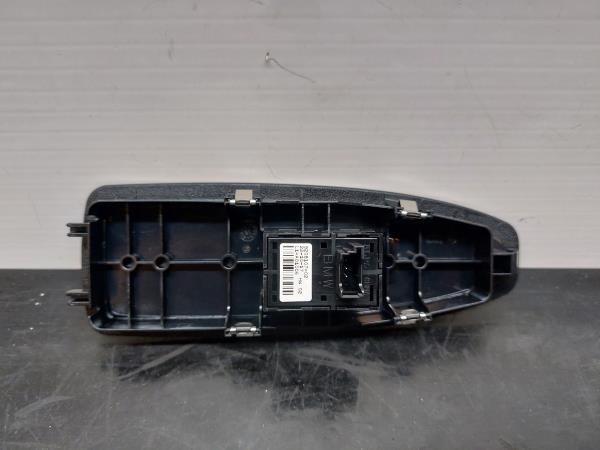 Comando / interruttore alzacristallo anteriore destro BMW 1 (F20) Imagem-2