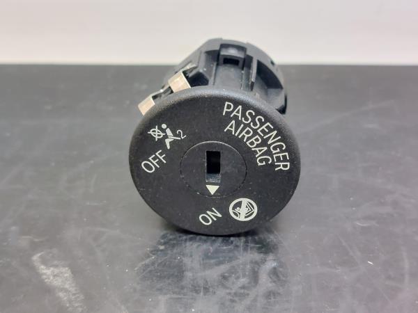 Bouton / interrupteur / signal Airbag désactivé BMW 1 (F20)
