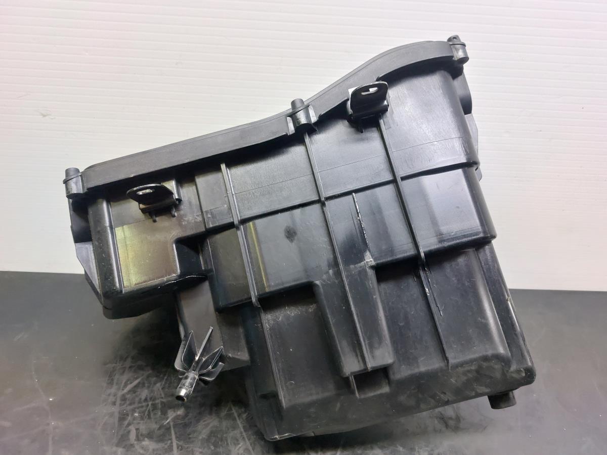 Pièce en plastique générique BMW 1 (F20) Imagem-5