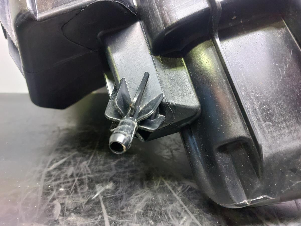 Pièce en plastique générique BMW 1 (F20) Imagem-6