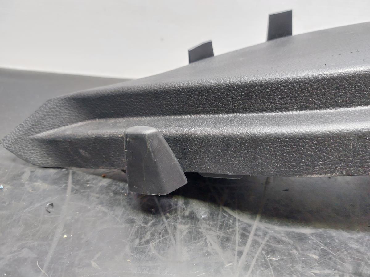 Pièce en plastique générique BMW 1 (F20) Imagem-3