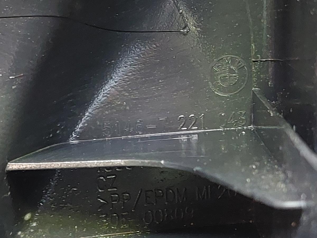 Pièce en plastique générique BMW 1 (F20) Imagem-5