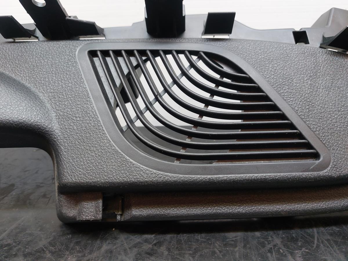 Pièce en plastique générique BMW 1 (F20) Imagem-1