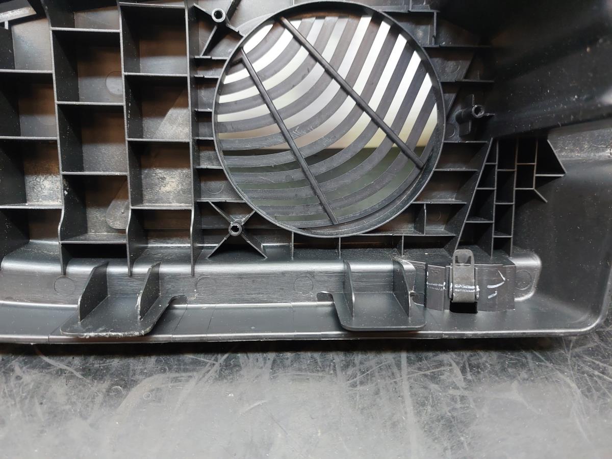 Pièce en plastique générique BMW 1 (F20) Imagem-9