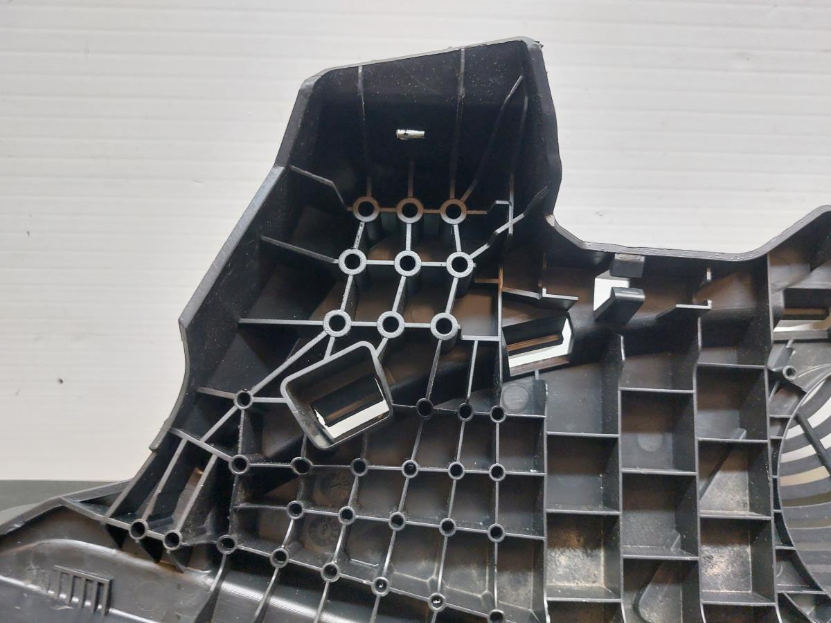 Pièce en plastique générique BMW 1 (F20) Imagem-11