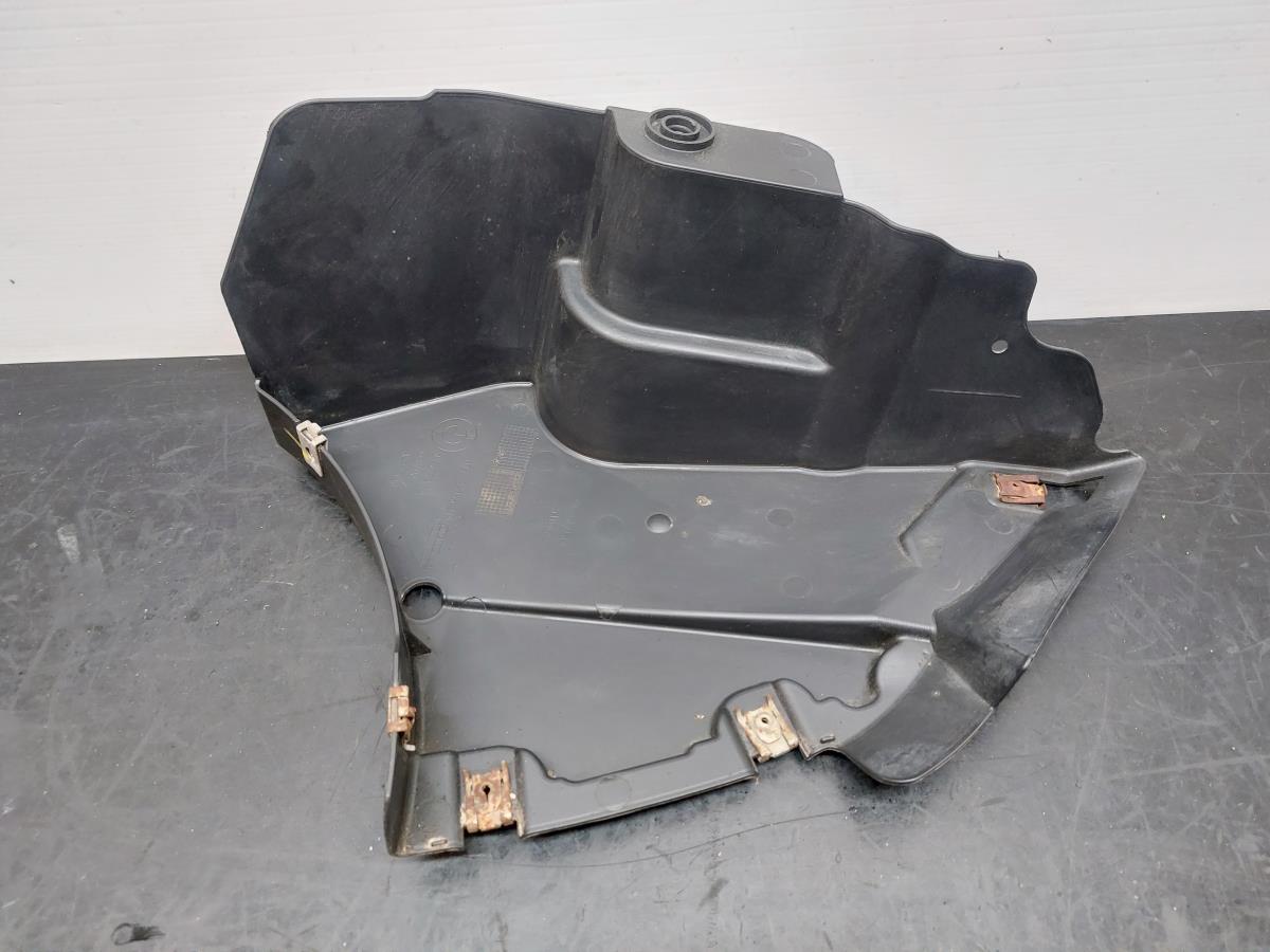 Pièce en plastique générique BMW 1 (F20) Imagem-1