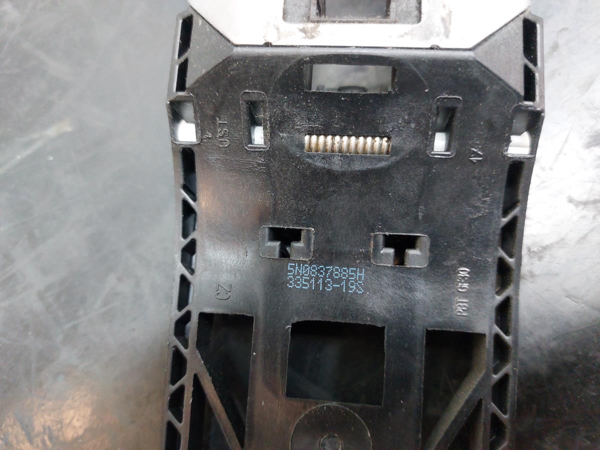 Support poignée porte avant gauche VOLKSWAGEN Polo (6R, 6C) Imagem-2