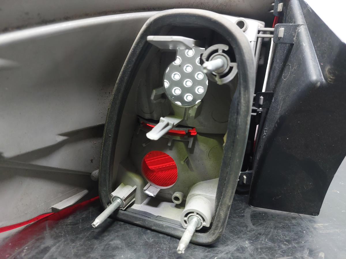 Farolim direito FORD Mondeo IV Carrinha (BA7) Imagem-3