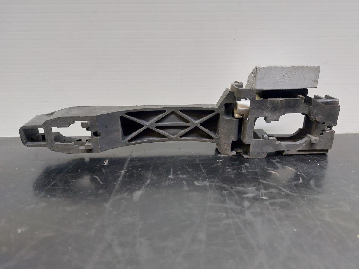 Support poignée porte avant gauche NISSAN Qashqai/Qashqai+2 I (J10, JJ10)