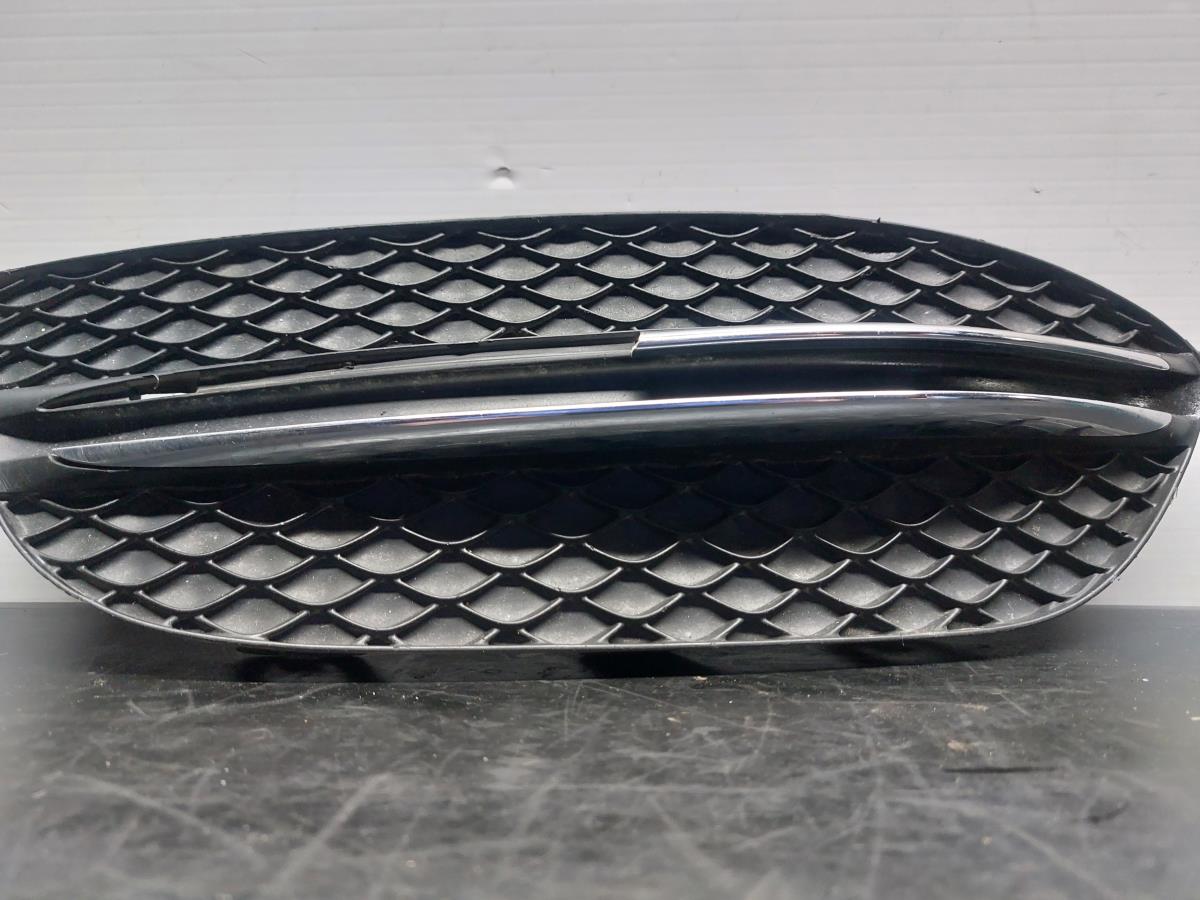 Front grille MERCEDES-BENZ Classe C (W205) Imagem-1