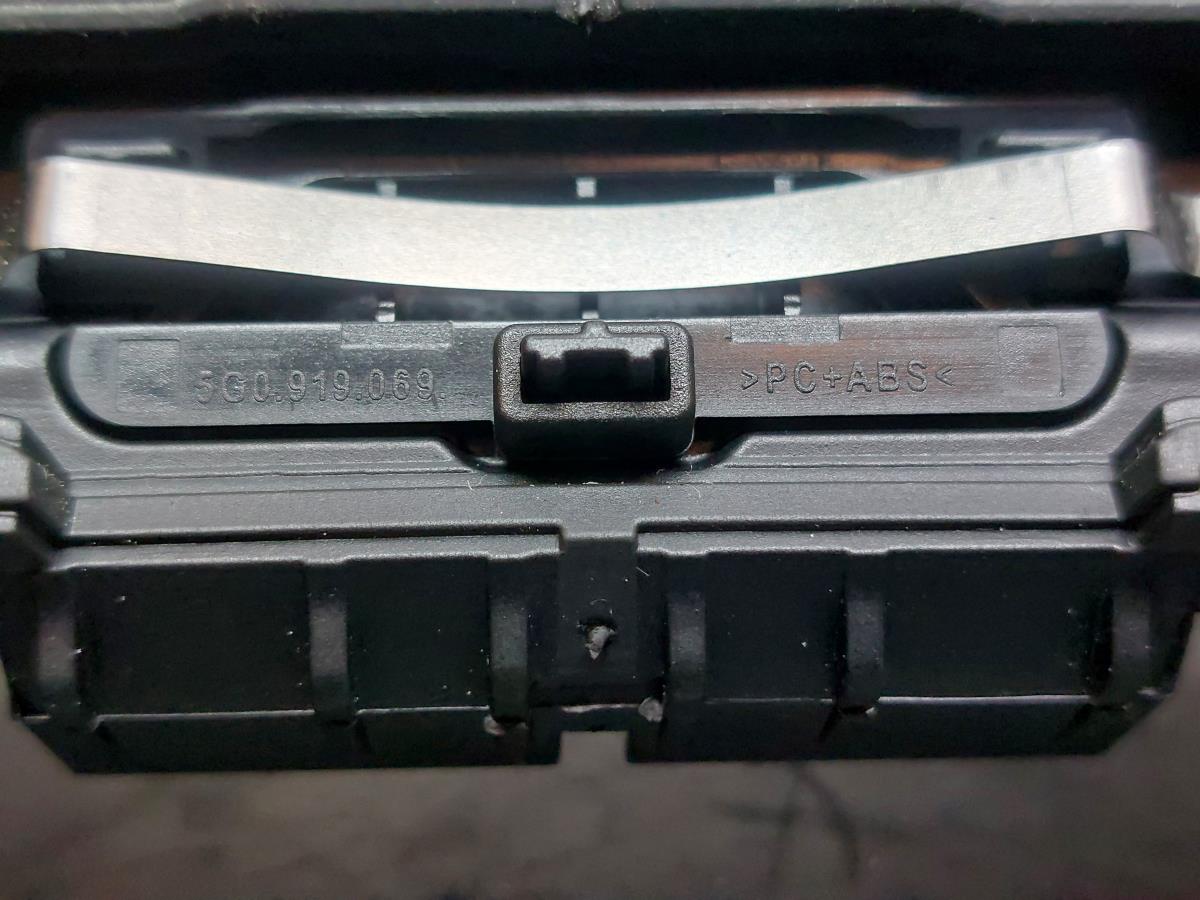 Aro Del Cuadro De Instrumentos VOLKSWAGEN Golf VII (5G1, BQ1, BE1, BE2) Imagem-10