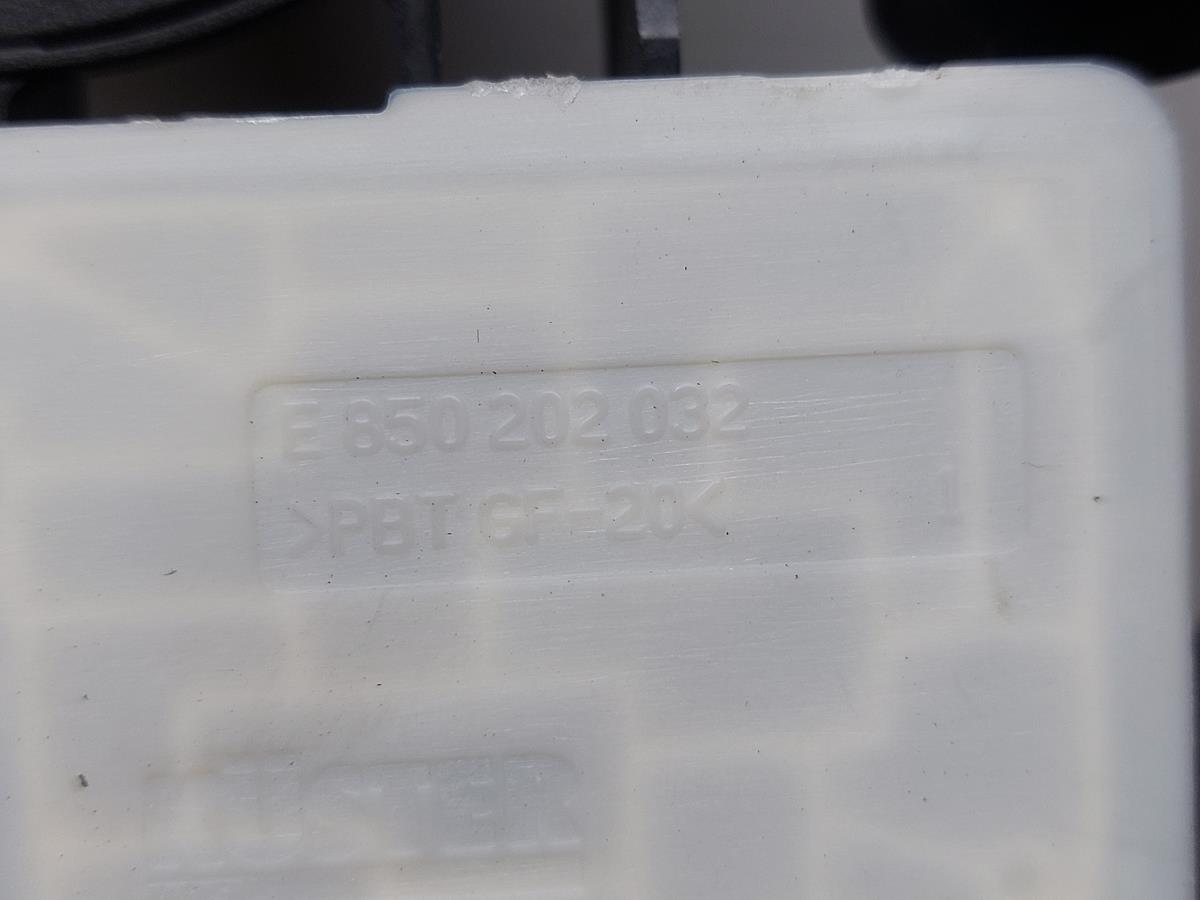 Motor vidro trás direito VOLKSWAGEN Golf VII (5G1, BQ1, BE1, BE2) Imagem-3
