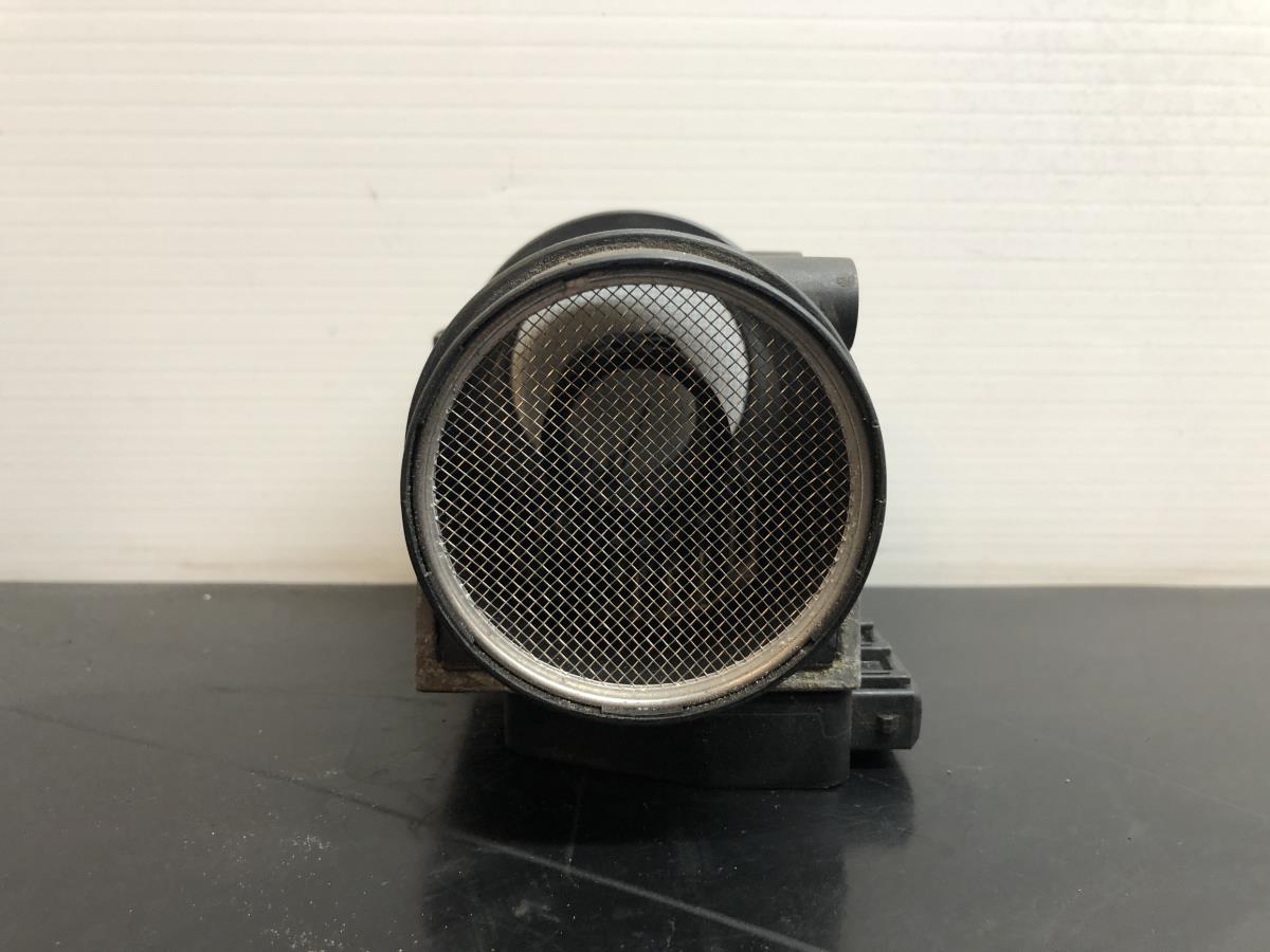 Medidor de masa de aire / Caudalímetros  SAAB 9-5 Station Wagon (YS3E) Imagem-1