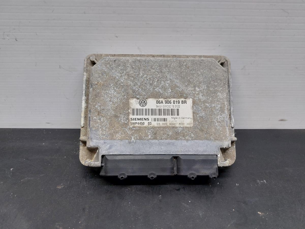 Centralita motor / ECU SEAT Toledo II (1M2)