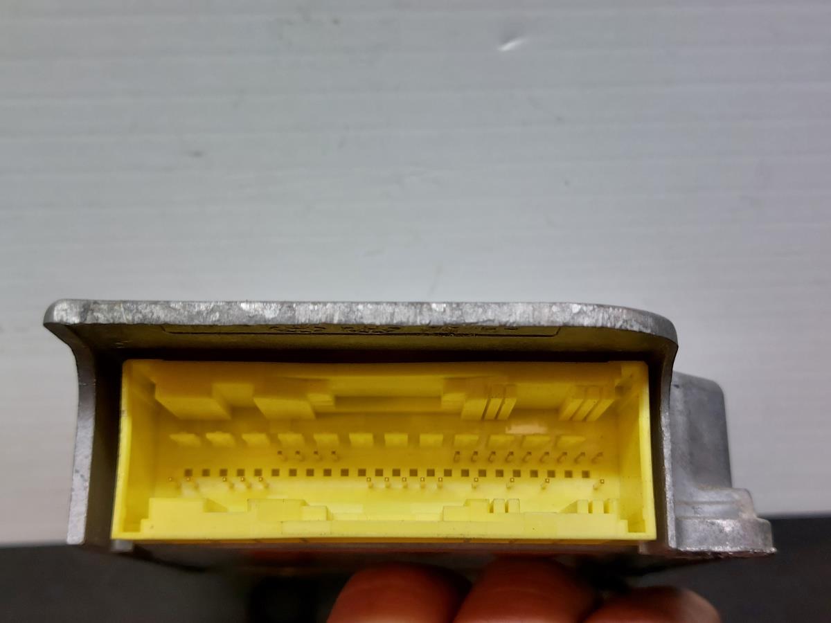 Airbag control unit / ECU Airbag VOLKSWAGEN Golf IV (1J1) Imagem-2